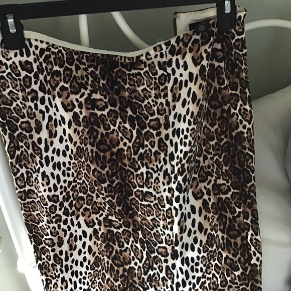 WHBM size 2 animal print pencil skirt in cream bla - Picture 2 of 7